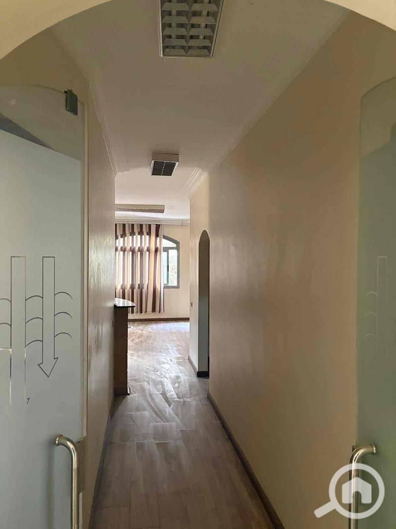 3 492b3a64-f051-418f-b3a1-d3b16c16e4aa. jpg