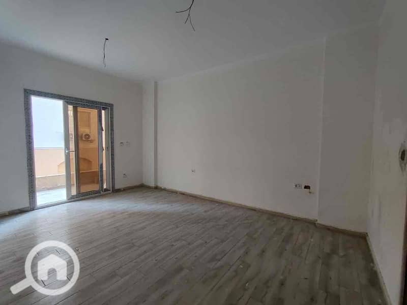 12 893762a0-981a-4062-9823-67689366fa3f. jpg