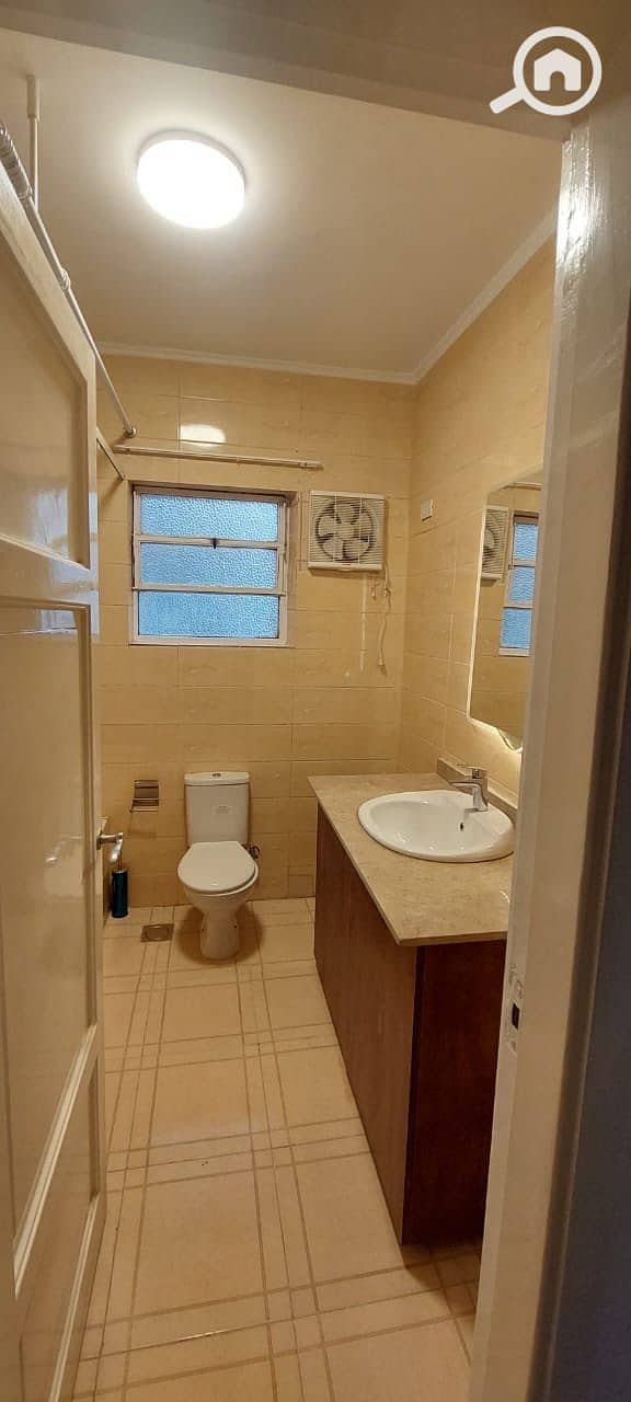 5 4fe798b2-58ac-4e4d-ab6c-cadc28aeaf46. jpeg