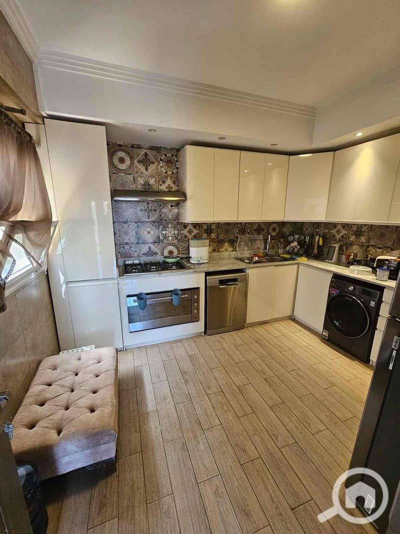 4 c3145d5d-1b45-4607-8309-63a3c0796799. jpg