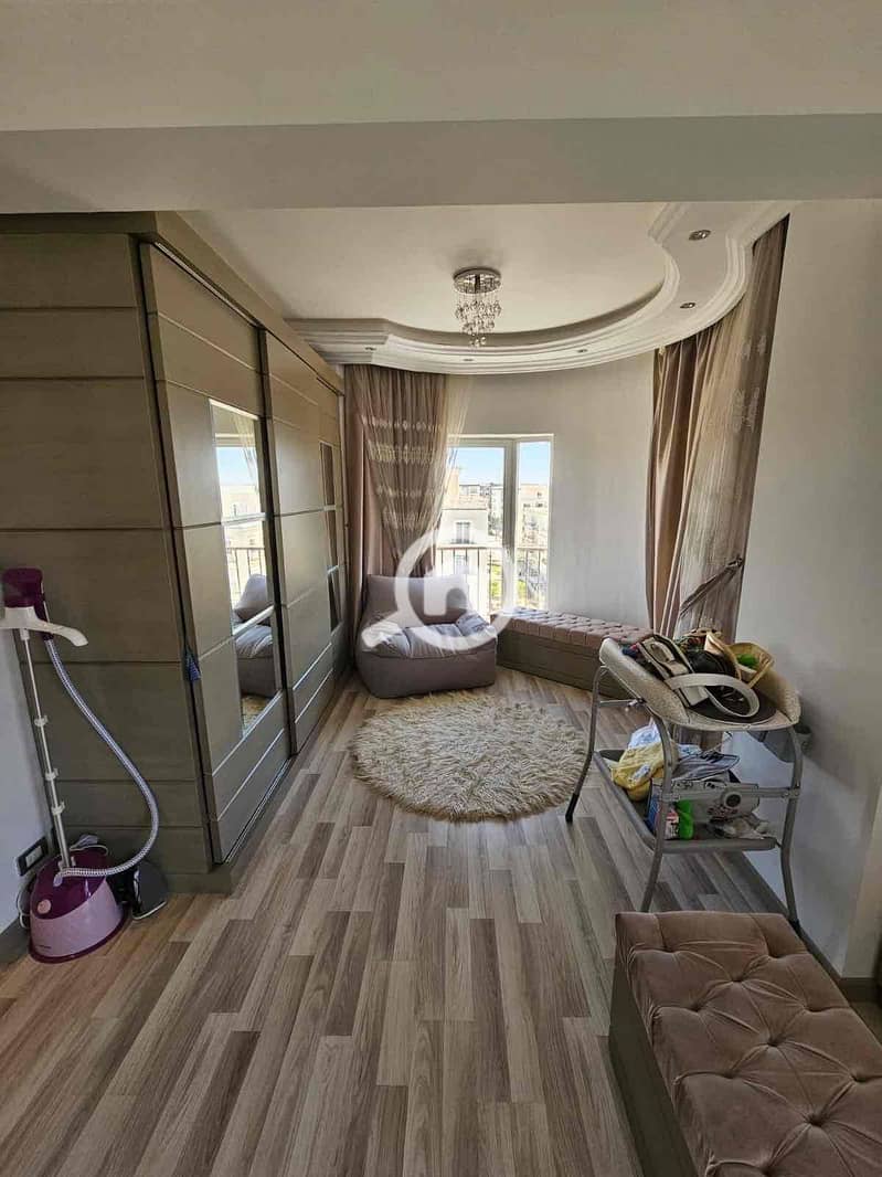 10 17f26d59-a1f8-4fe0-b7b7-521f46796c8a. jpg