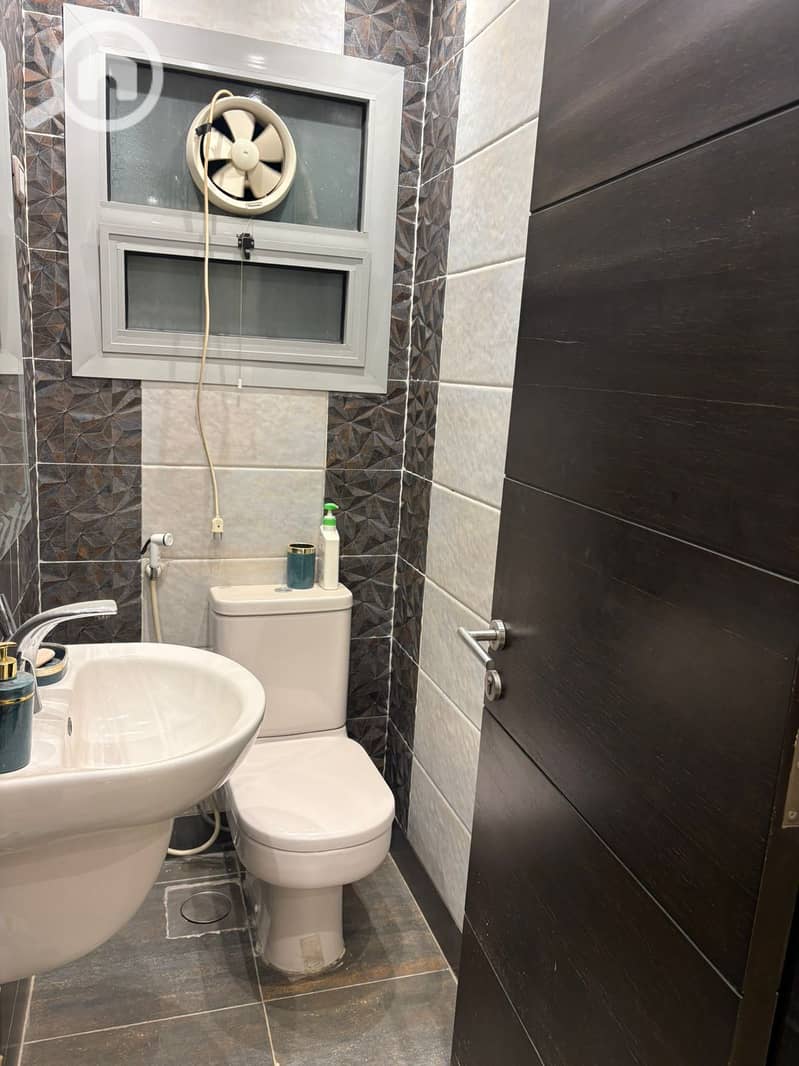 4 69bf752d-b3b9-4621-af84-0dcfb0464f91. jpeg