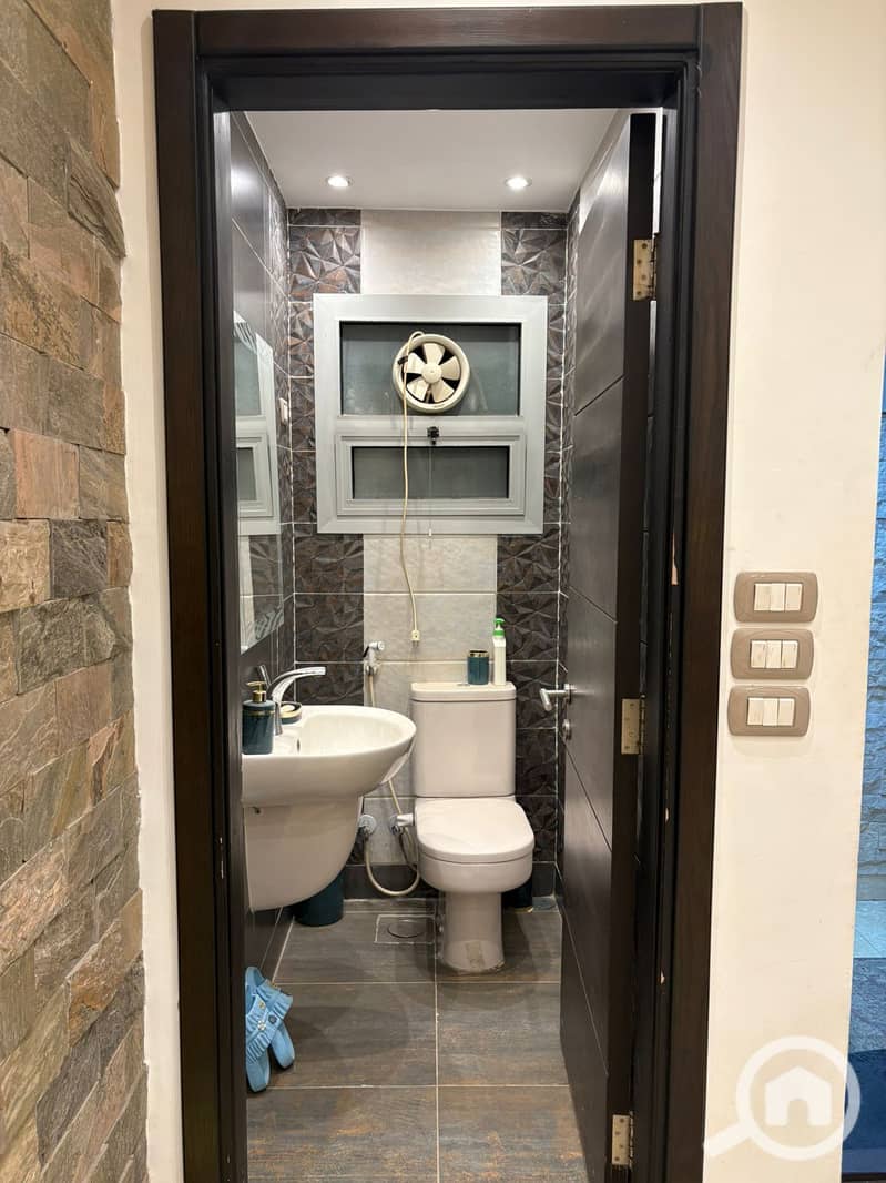 6 0f949520-0df6-408e-8df6-3e8aec727480. jpeg