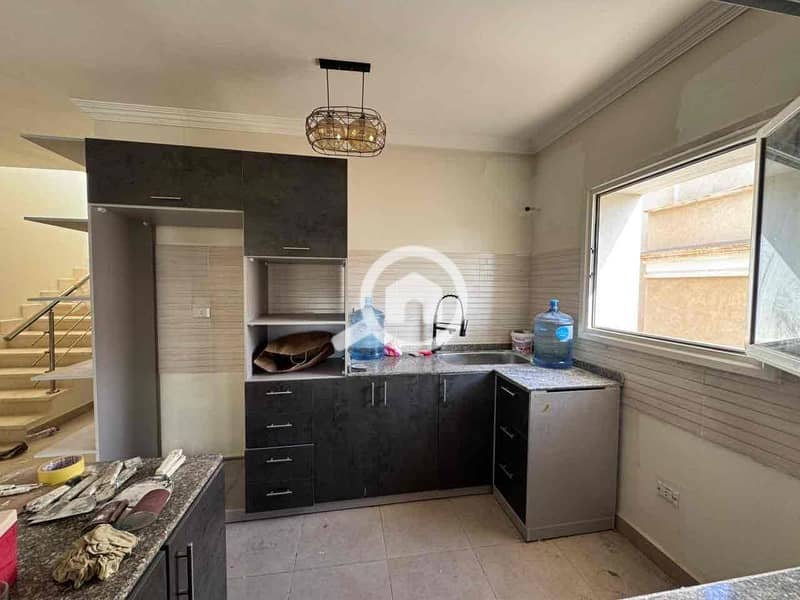 4 ca2196cc-1d37-4413-a0bd-b2404cb1efb7. jpg