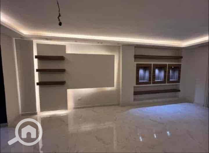 2 2be1aa7c-a073-415d-93bc-47a589140774. jpg