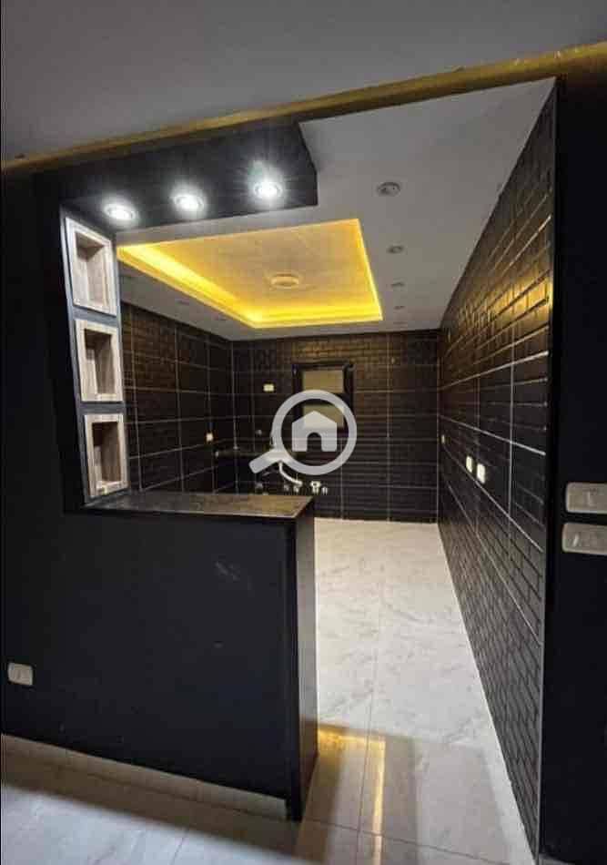 4 b3e5457d-ea4d-4b22-a840-404bbc5d8a77. jpg