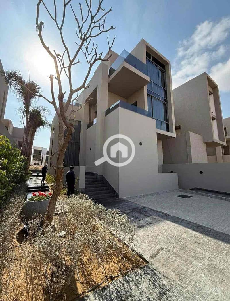 8 834d025f-b6e4-4d2d-92b7-11392ad8708f. jpg