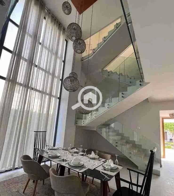 8 9fe5b0c4-04b5-4881-8102-674857ff622e. jpg