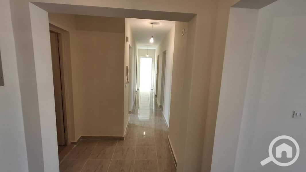 4 20ad6dfa-b563-400f-a22f-8ffe3e8e5760. jpg