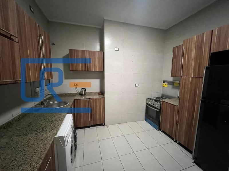 12 cdb772de-894f-4c4f-8ea6-3b8e7e3ae9ef. jpg