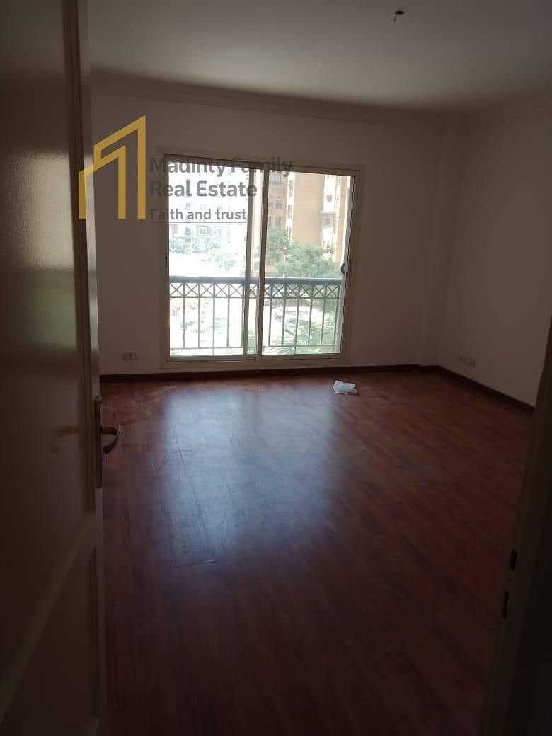 4 3f49fb5e-d1b8-42d8-8db5-8c53b6026ae4. jpg