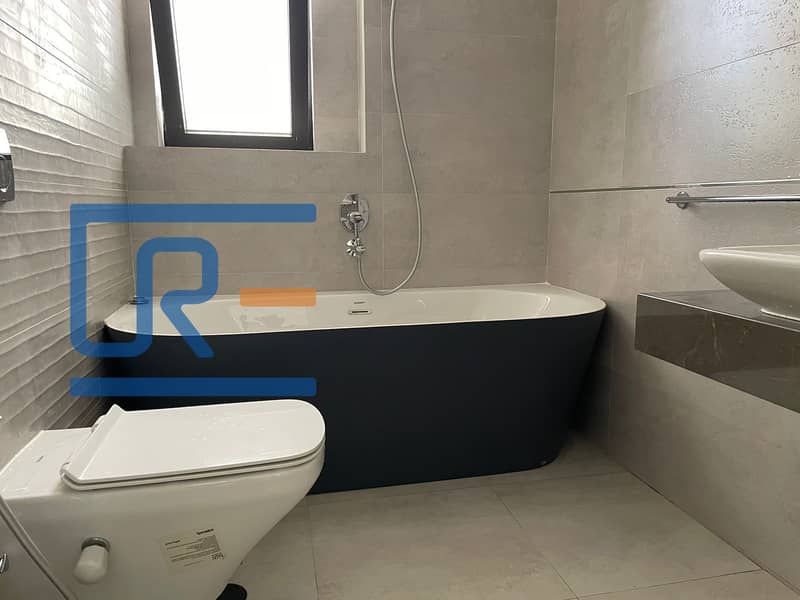 5 148b820f-ba07-408a-86f8-c9b59f31ed1c. jpg