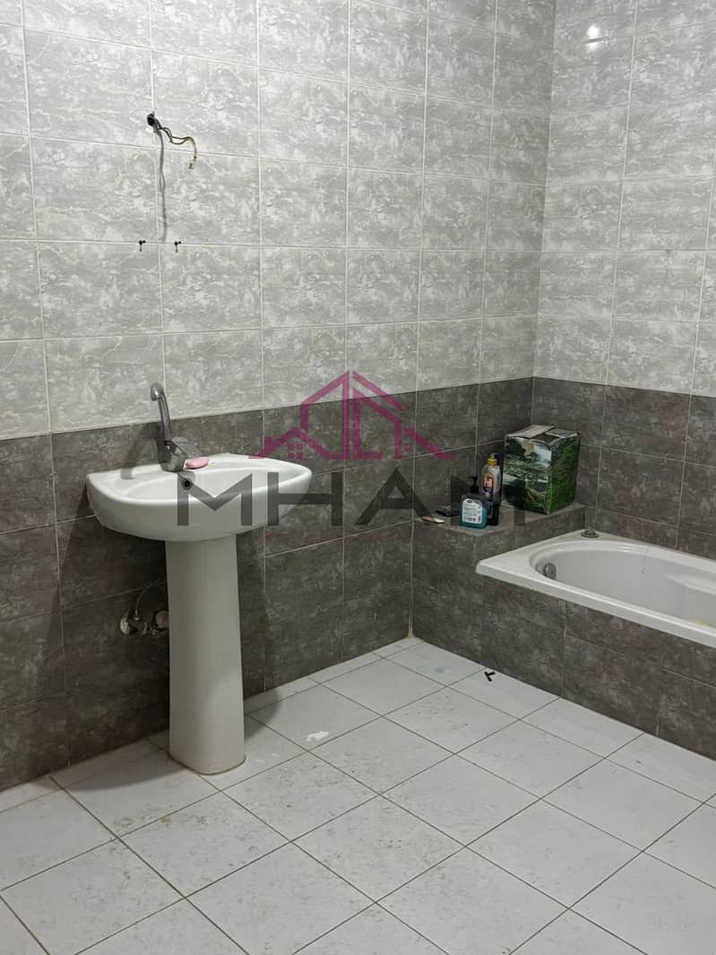 4 photo_6032869102038223798_y. jpg