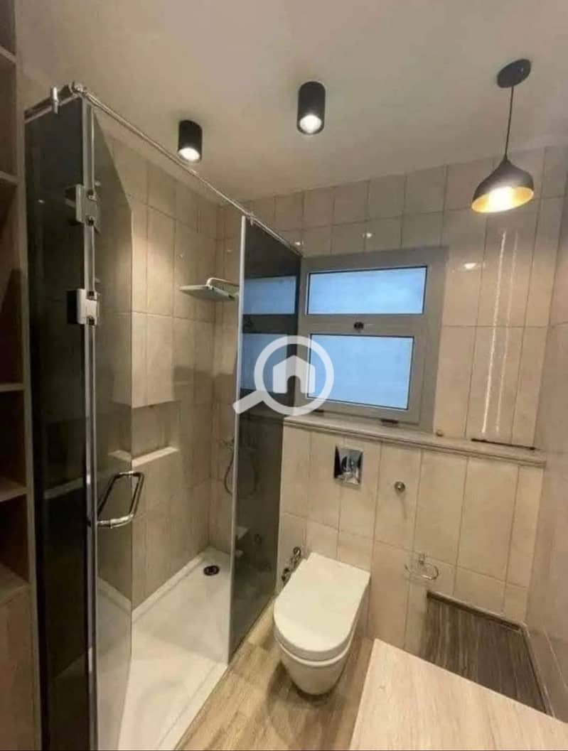 11 b5ab2571-76cc-4503-8507-a77705ebaa76. jpg