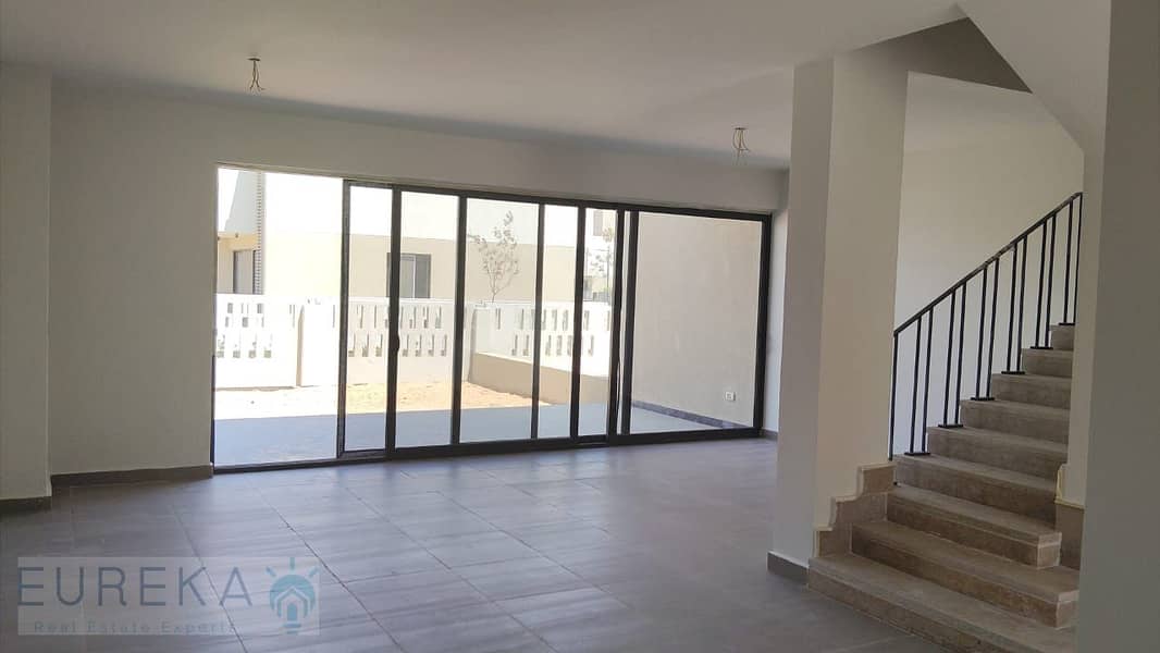 3 05d94a60-d0e0-4074-932a-f870b3dea4d1. jpg