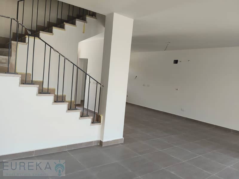 4 7d6f422d-9fb6-4eff-98bb-bf92553d30f8. jpg