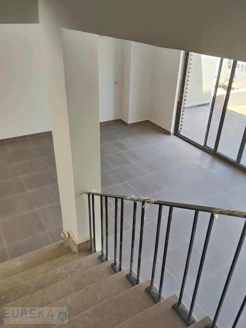 5 8e2c22c5-0e37-46f8-b81e-b382c7bca3cb. jpg