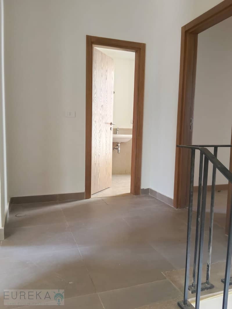 13 a4f03b8d-77ce-4eb8-bd42-df709af58bb1. jpg