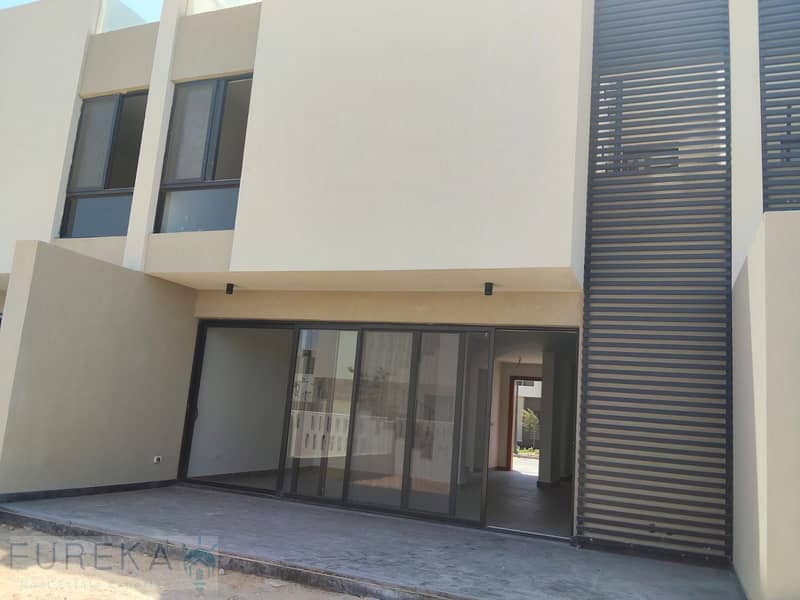 17 e34bab87-ae89-4d23-8bdd-612d86de0790. jpg