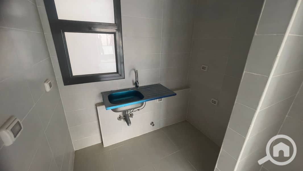 7 d9cc0b04-22e9-489e-8105-f7c59e201a3b. jpg