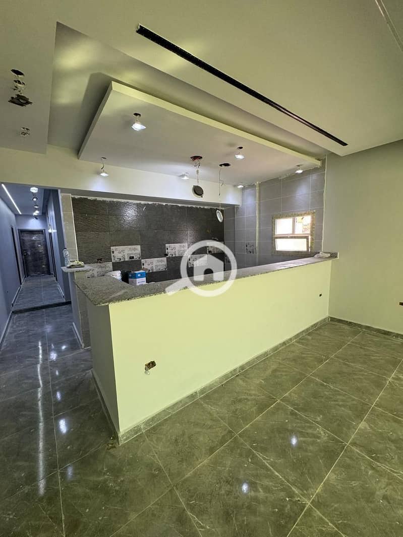 2 photo_6035286760603979121_y. jpg