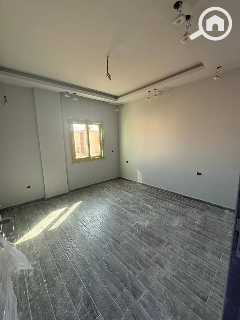 3 photo_6035286760603979119_y. jpg