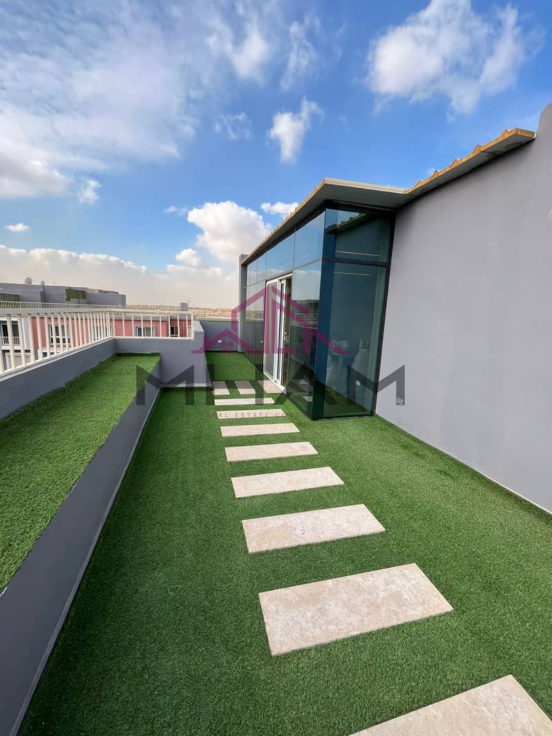 2 61a8c90d-62e2-41e1-a458-5ec928ae3ec0. jpg