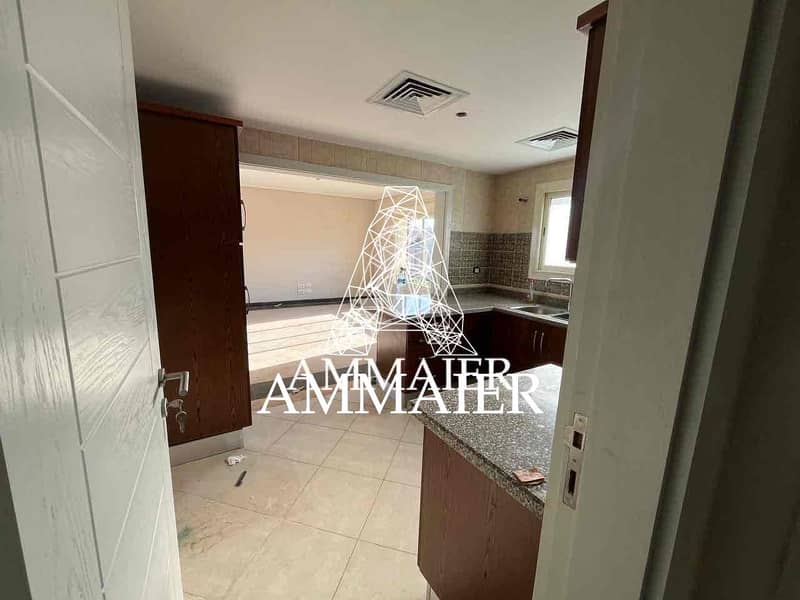 4 bc5c83ce-80f8-45de-8d63-5934cb062e62. jpg