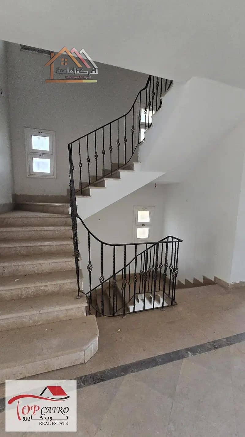 4 28e1b55a-8402-4db8-abb7-898ae2a22055. jpg