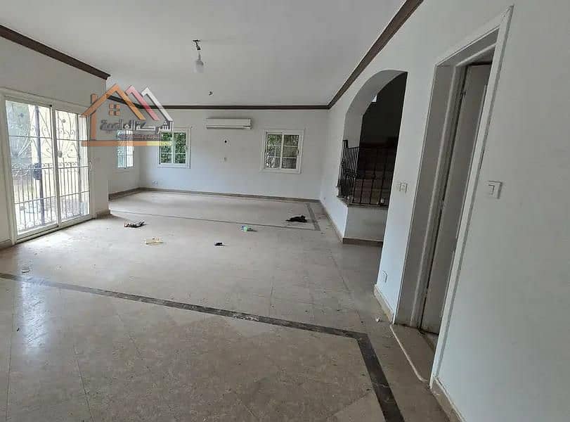 10 f493104c-1d36-4841-bf9f-ab6c678858c9. jpg