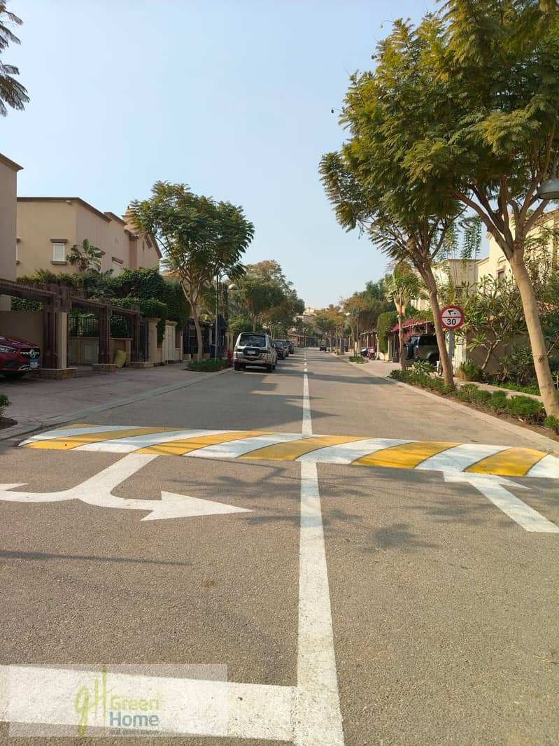 12 4b308bf2-d9f0-4f0c-953a-b50f15c1dd6b. jpg