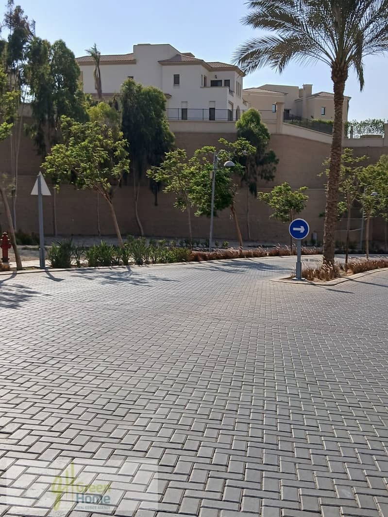 12 f430e0af-e9f0-4dad-93fa-082ec0ec0b4b. jpg