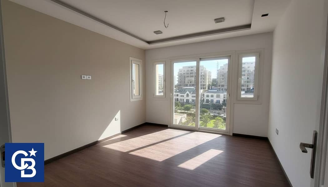 2 MountainView_iCity_Master_Bedroom. png