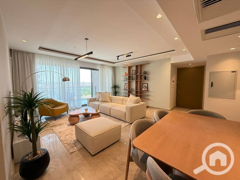 2 7742e0d1-dddd-4788-b9a6-8003a3489d95. jpg