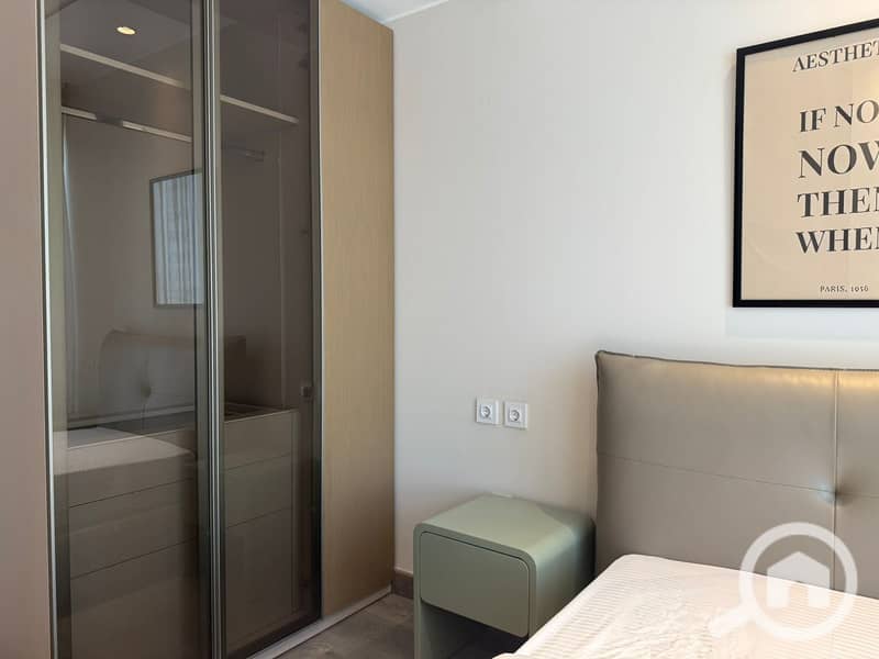 12 a650bff2-22af-403f-b96d-d4858cf3dec0. jpg