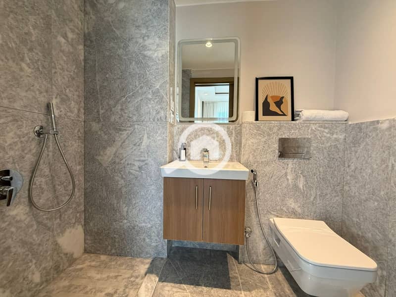 18 f703d94a-d05b-4e1d-b1e4-b5228dcf83b2. jpg