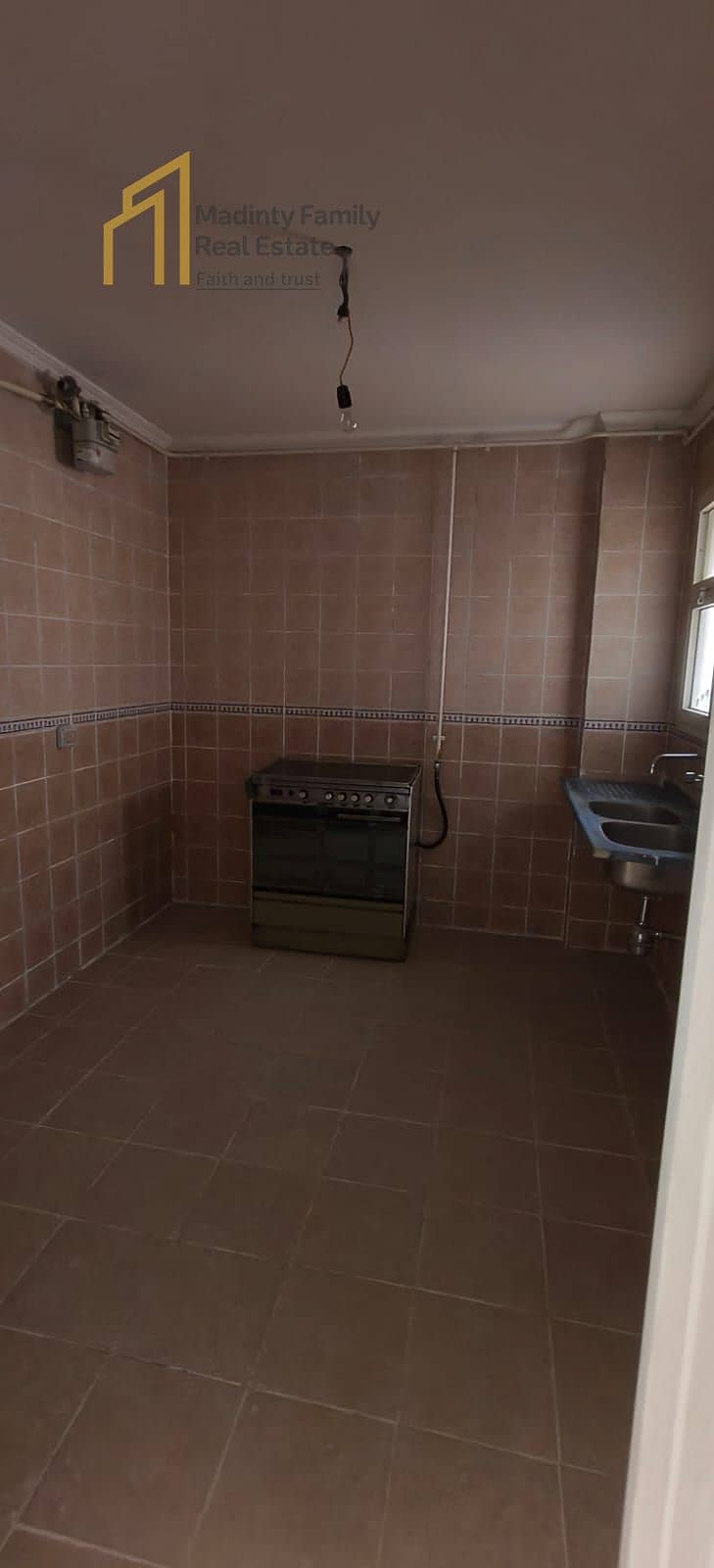 3 8e58f205-90e5-42cc-abe7-65b8d6ea4bee. jpg