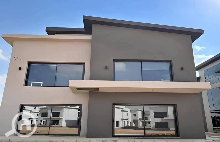 9 556097895_122146171904675605_6478857775552730686_n. jpg