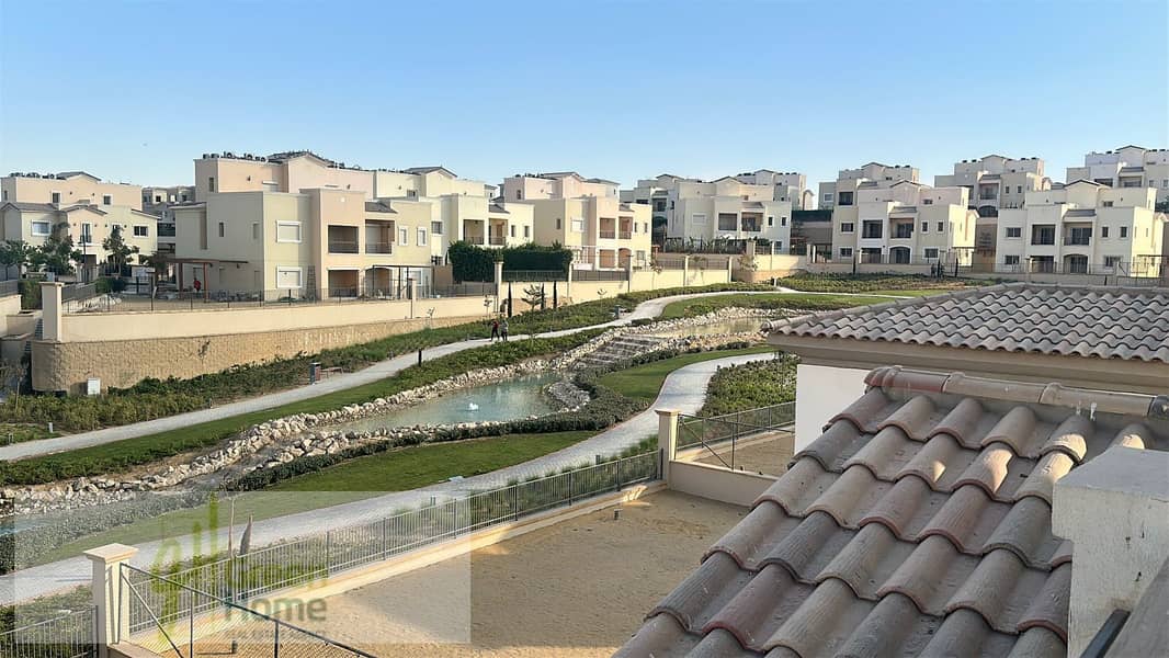 10 8468b867-a1aa-4d87-961c-63f202ca1413. jpg