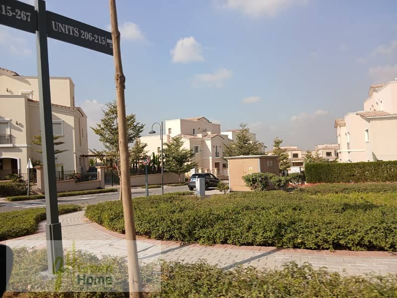 12 b0f31090-d32f-4eed-af2f-a98cdfd6626e. jpg