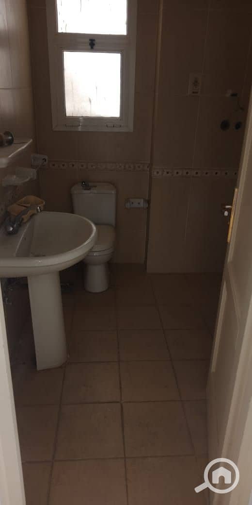 7 5d98dbdb-36af-4097-9b38-46c1efb74651. jpg