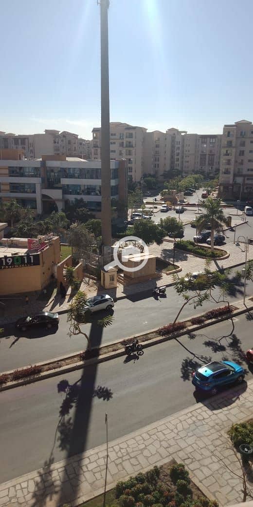 18 f158c305-b209-4e65-9966-03ff3f70ea15. jpg