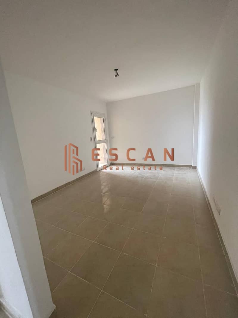 4 9e2cfb58-f2ef-48f6-b501-6b2d8ea08e8a. jpeg