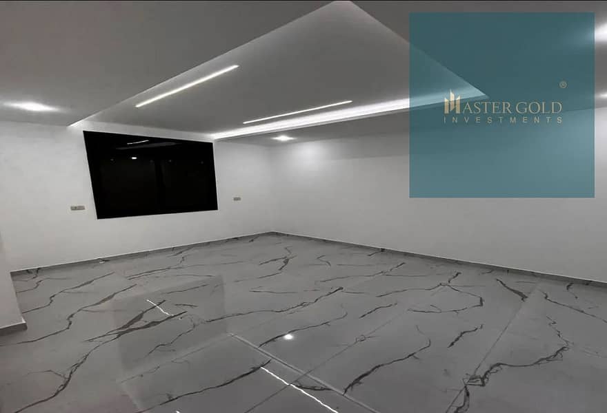 12 2053b73d-6075-4601-8cba-4db18ff818a0. jpeg