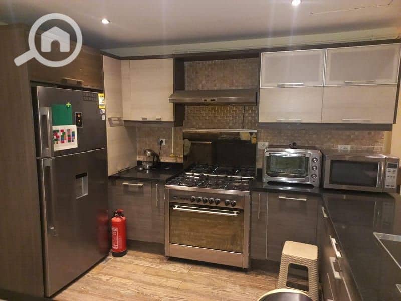 10 05e3511d-a7f1-4927-93e2-da89d4396828. jpg