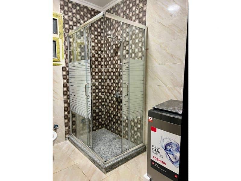 10 82f76bb8-41db-4d11-b175-61af61a55f78. jpg