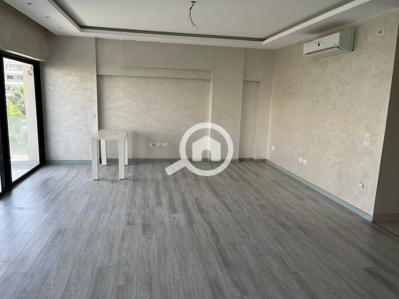 4 ae304453-9506-4e4e-b38c-a0cbaccb2a6e. jpg