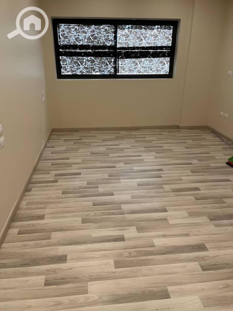 11 a50821bd-d4d3-49d9-a476-8a053df2b270. jpg