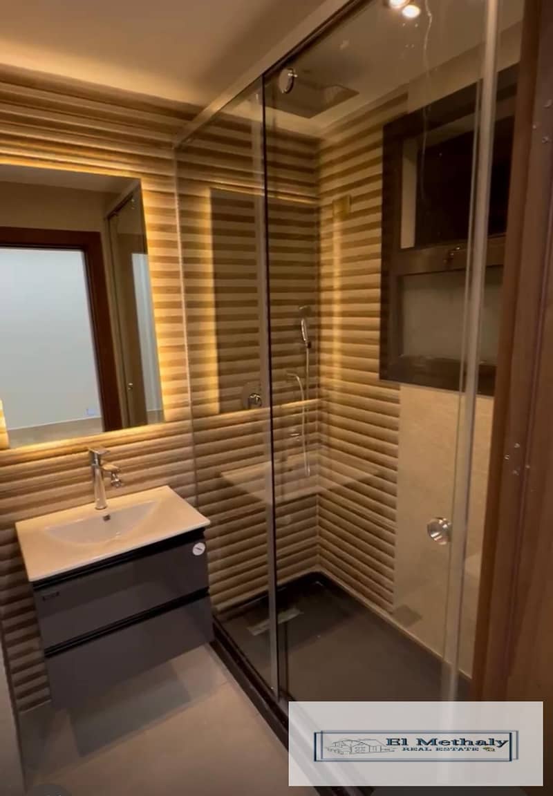 7 eb01b912-82cb-48ab-9066-3a5ee060eddf. jpg