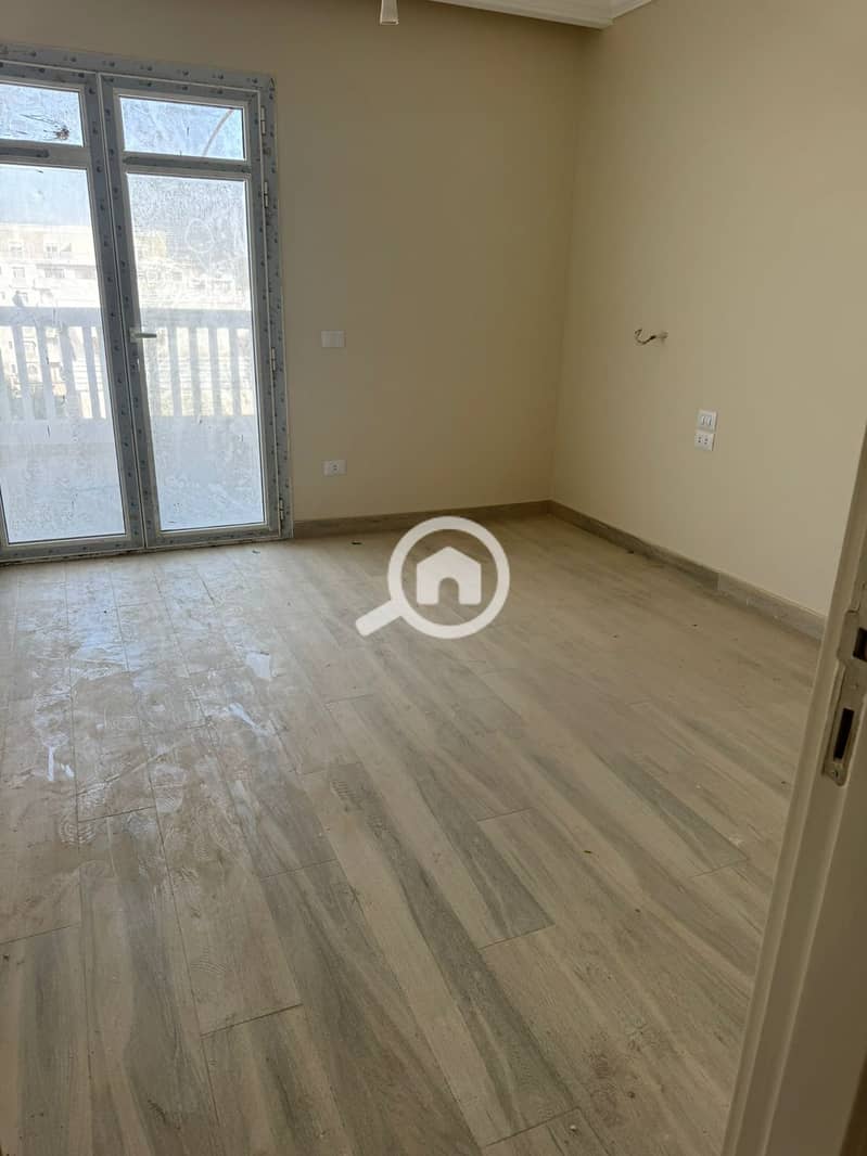 24 WhatsApp Image 2026-01-26 at 17.45. 05 (8). jpeg